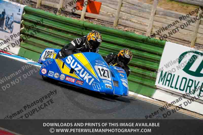 Vintage motorcycle club;eventdigitalimages;mallory park;mallory park trackday photographs;no limits trackdays;peter wileman photography;trackday digital images;trackday photos;vmcc festival 1000 bikes photographs